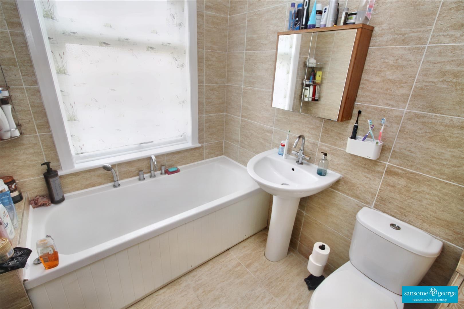 Woodland Drive, Tilehurst, Reading